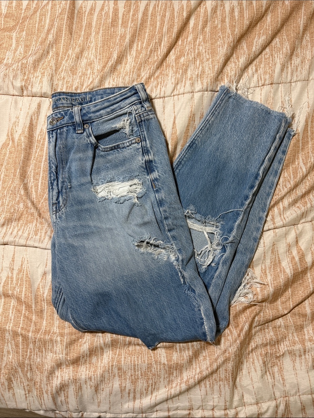 American Eagle Outfitters Light Blue Distressed Boyfriend Jeans